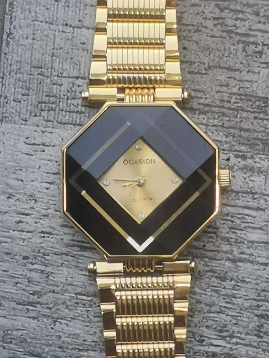 STUNNING LADIES OCCASION 18K GOLD PLATED WATCH IN EXCELLENT WORKING CONDITION