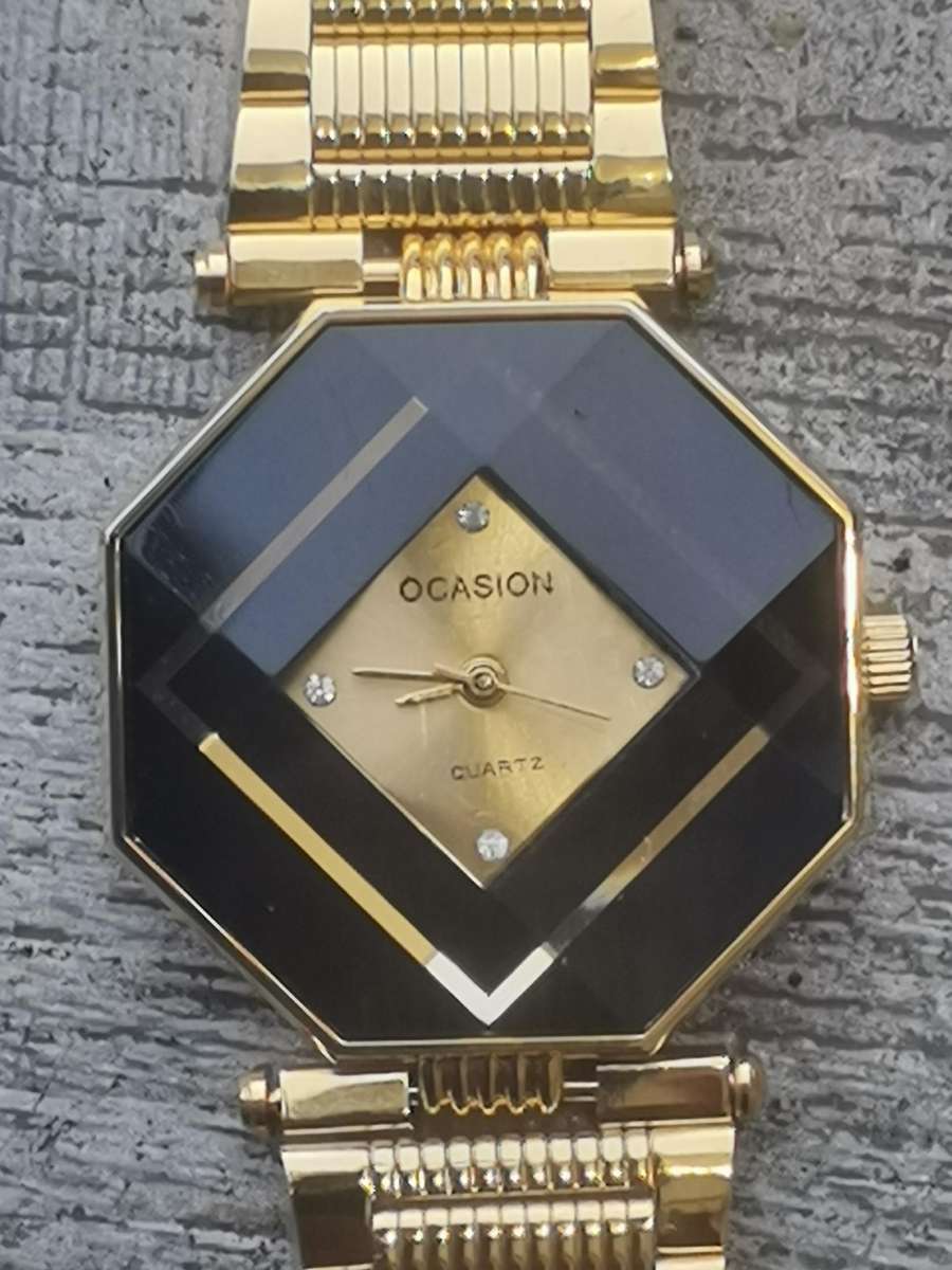 STUNNING LADIES OCCASION 18K GOLD PLATED WATCH IN EXCELLENT WORKING CONDITION