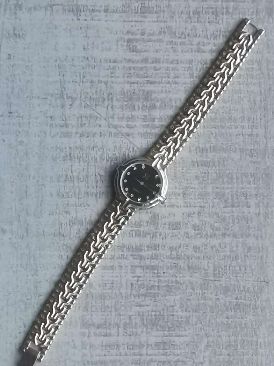 LADIES STL 18K GOLD PLATED WATCH IN EXCELLENT WORKING CONDITION