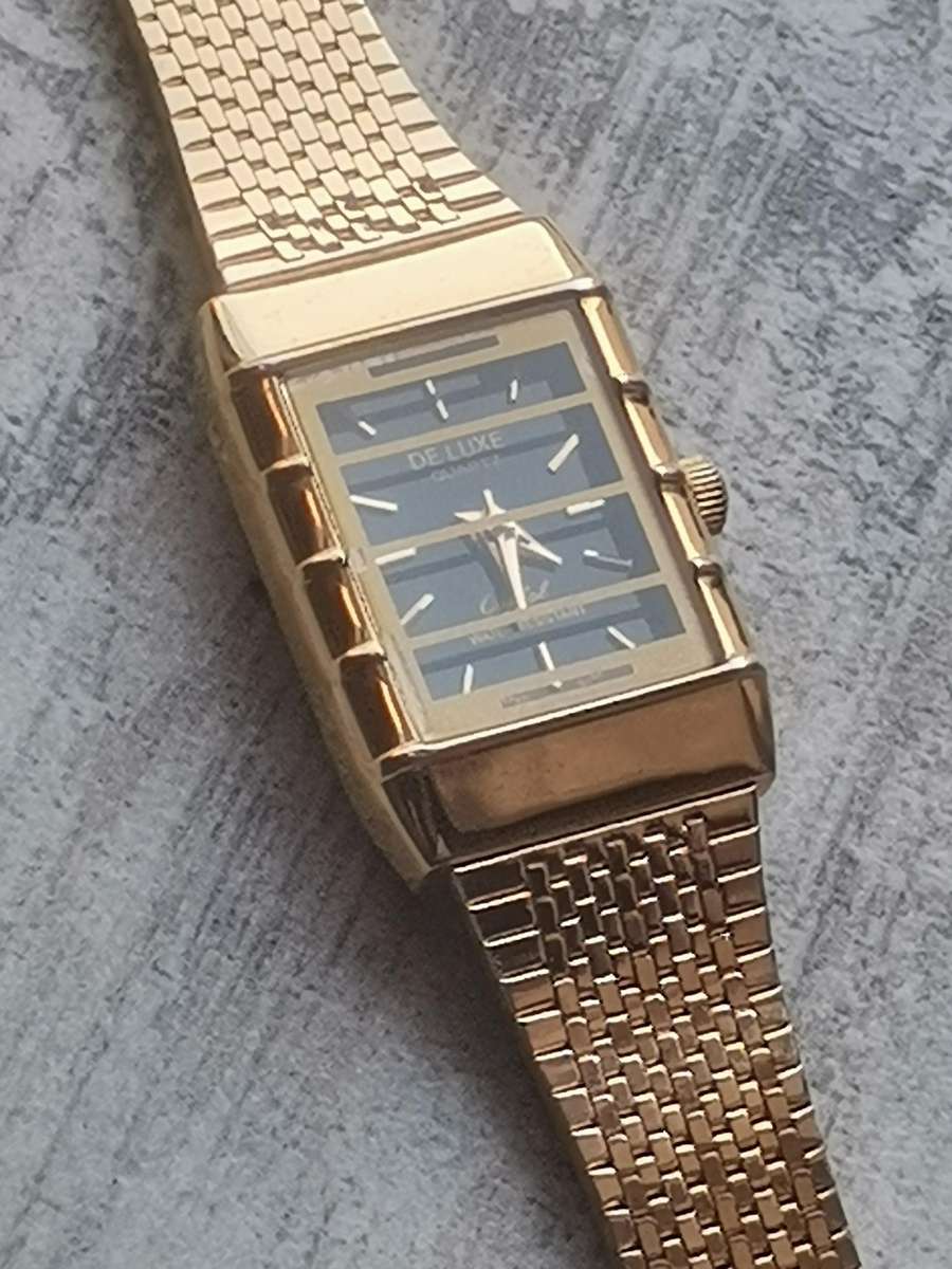 LADIES DE LUXE 18K GOLD PLATED WATCH IN EXCELLENT WORKING CONDITION