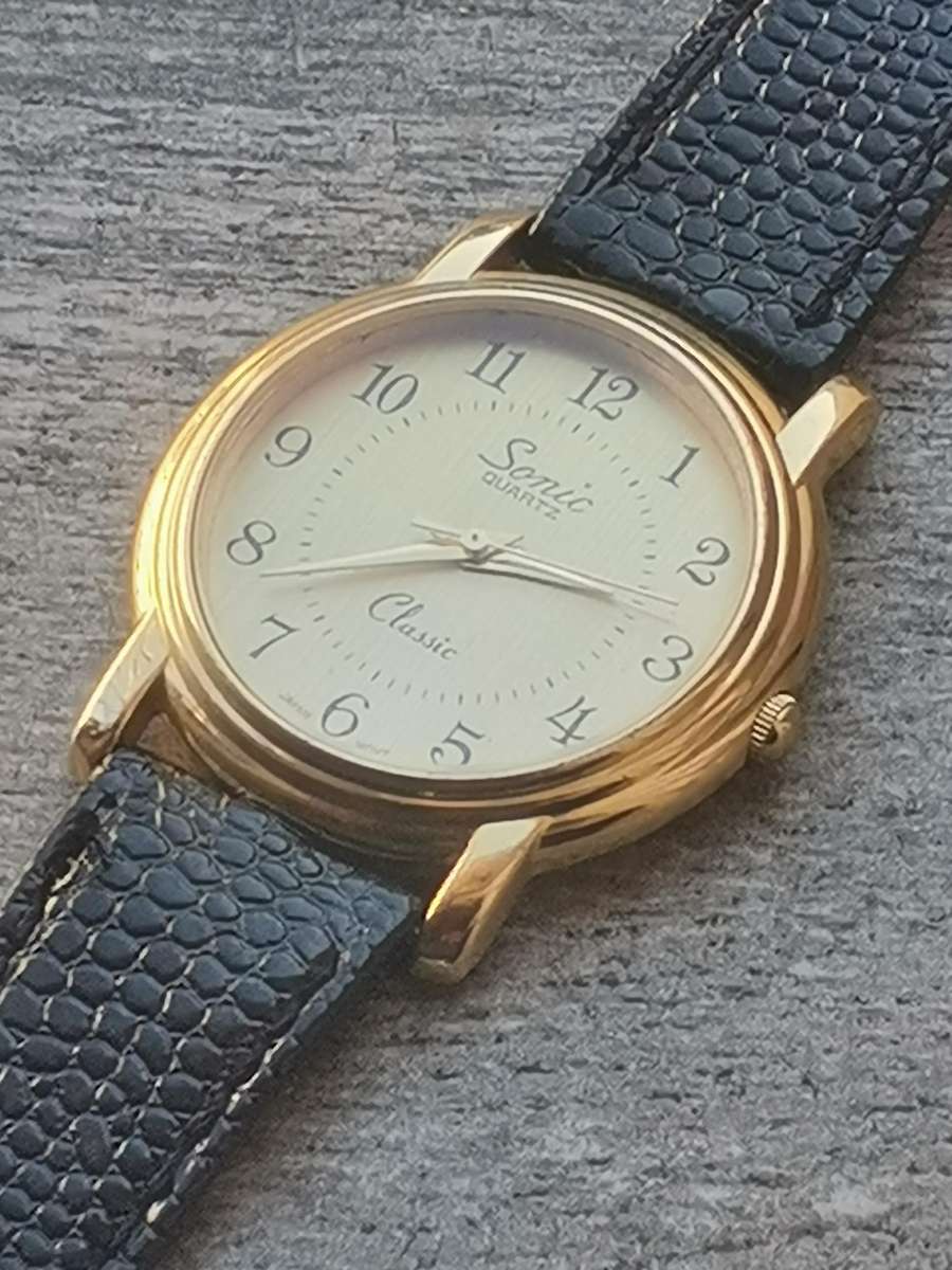 MENS VINTAGE SONIC GOLD PLATED WATCH IN EXCELLENT WORKING CONDITION