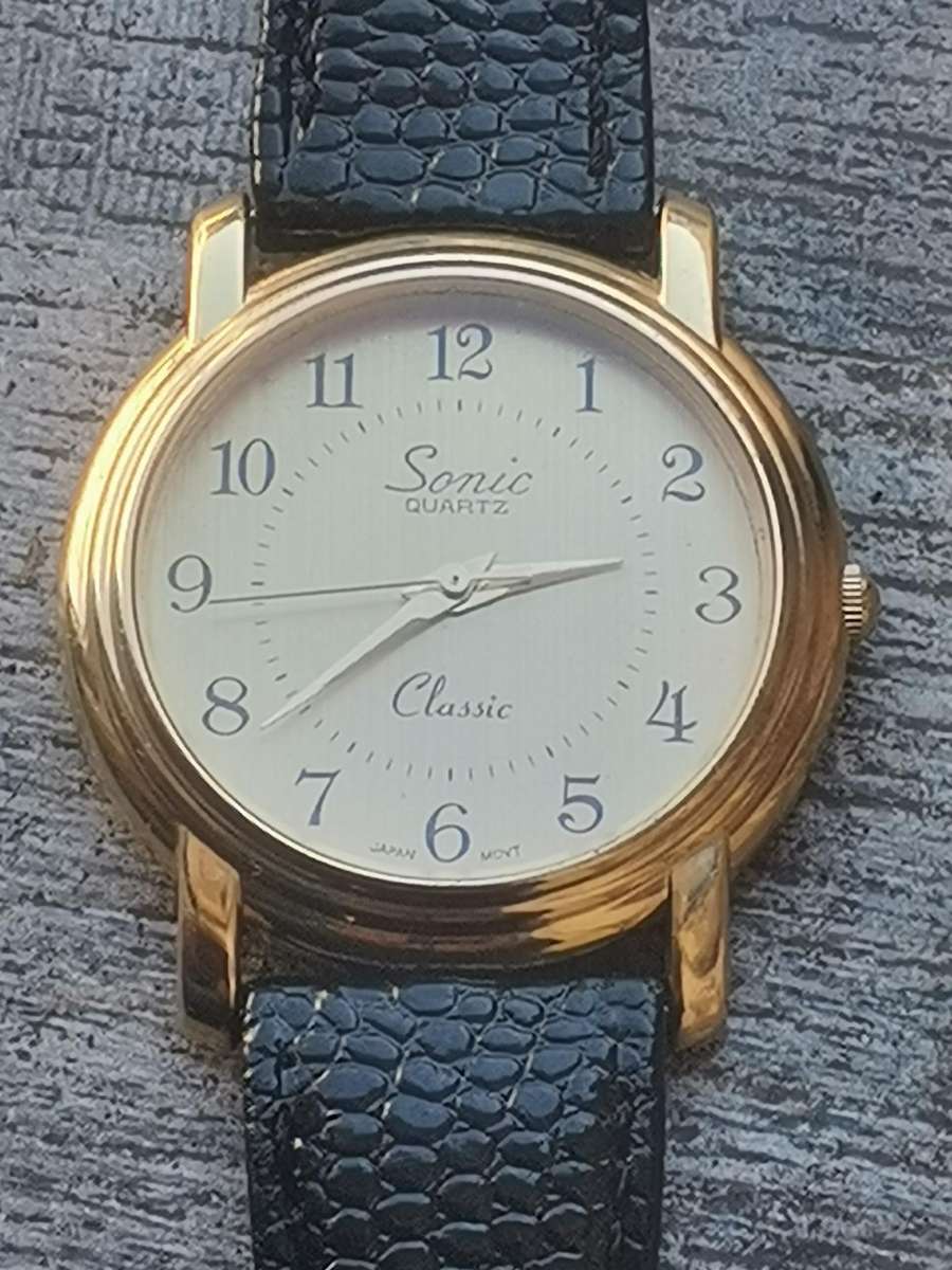 MENS VINTAGE SONIC GOLD PLATED WATCH IN EXCELLENT WORKING CONDITION