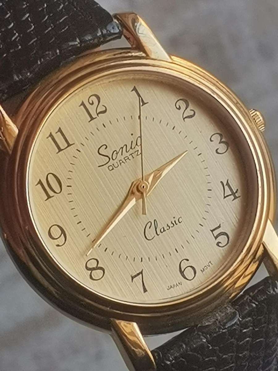 MENS VINTAGE SONIC GOLD PLATED WATCH IN EXCELLENT WORKING CONDITION