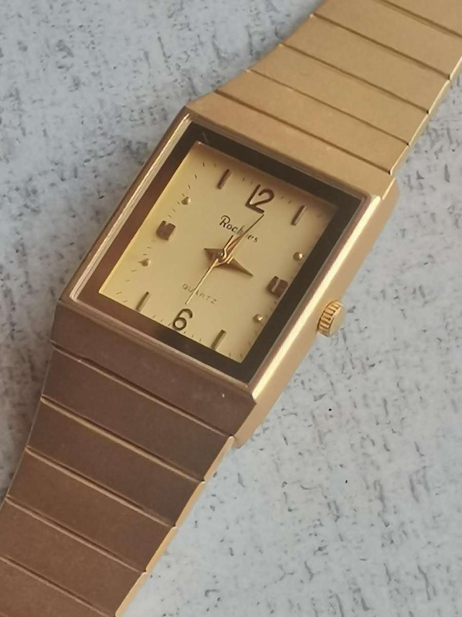 ELEGANT LADIES ROCHEES GOLD WATCH IN EXCELLENT WORKING CONDITION