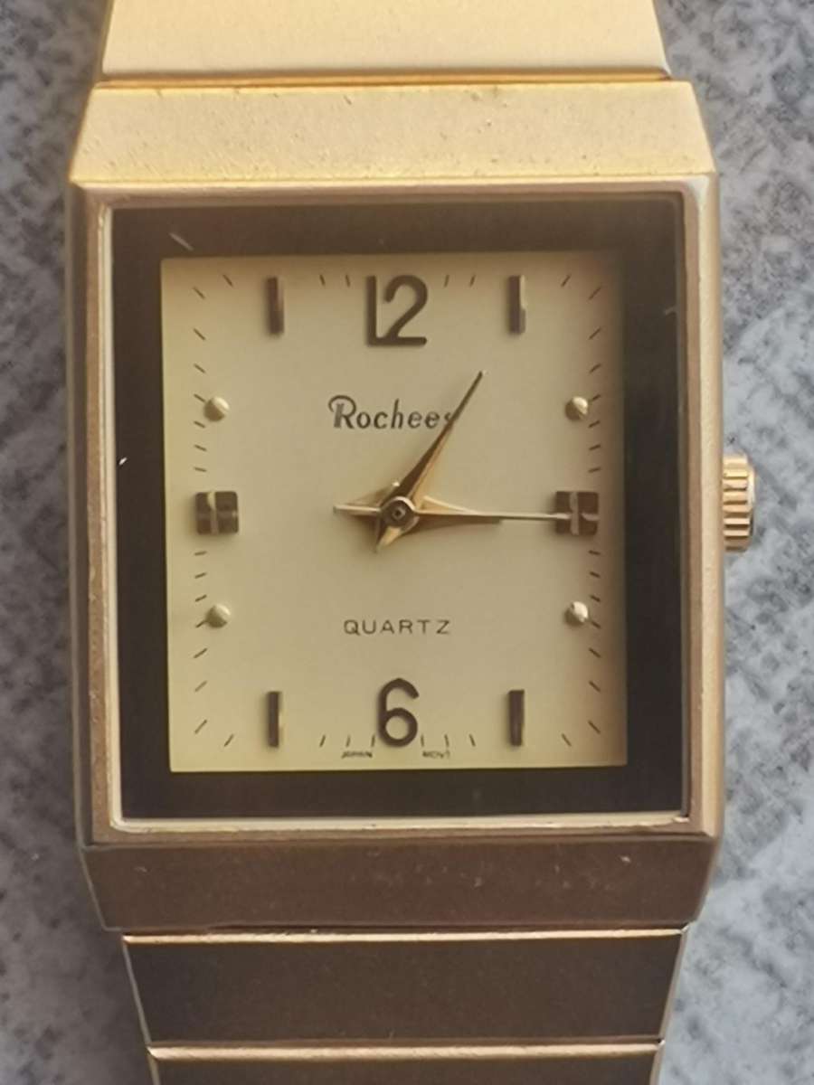 ELEGANT LADIES ROCHEES GOLD WATCH IN EXCELLENT WORKING CONDITION