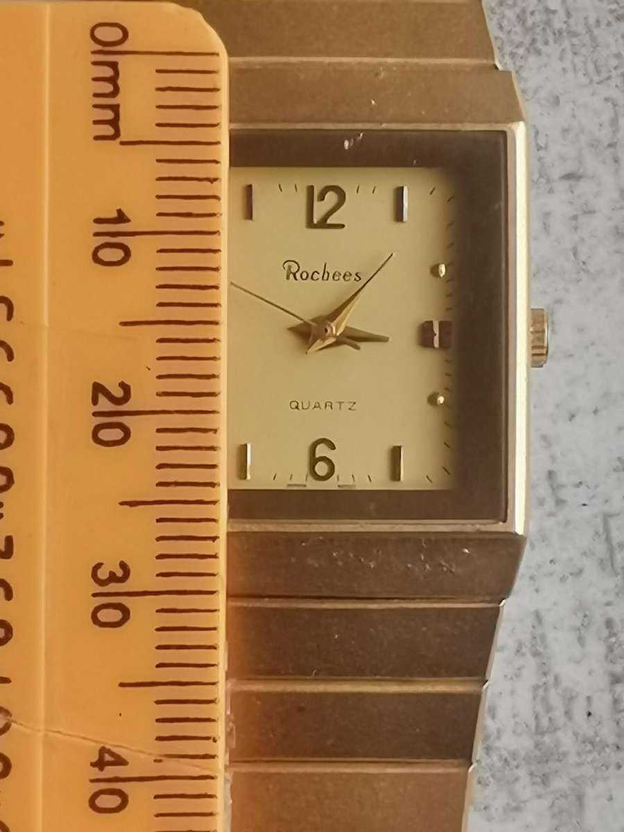 ELEGANT LADIES ROCHEES GOLD WATCH IN EXCELLENT WORKING CONDITION
