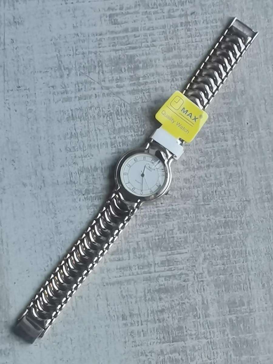 MENS VINTAGE OMAX WATCH IN EXCELLENT WORKING CONDITION - NEW OLD STOCK