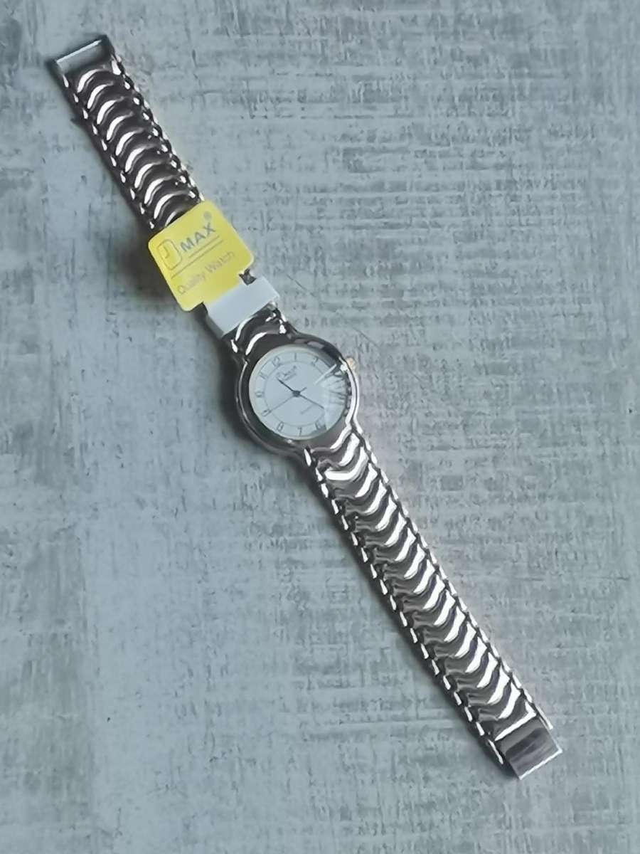 MENS VINTAGE OMAX WATCH IN EXCELLENT WORKING CONDITION - NEW OLD STOCK