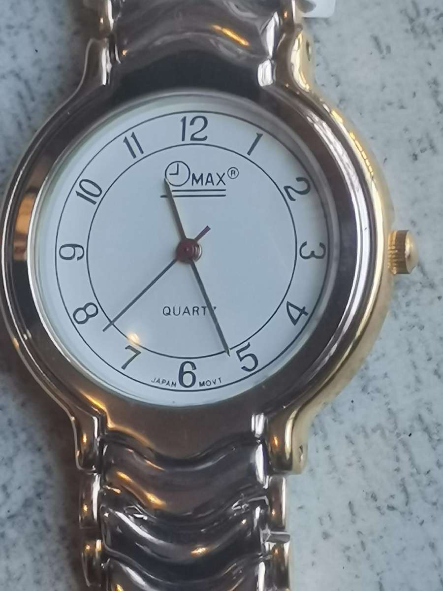 MENS VINTAGE OMAX WATCH IN EXCELLENT WORKING CONDITION - NEW OLD STOCK