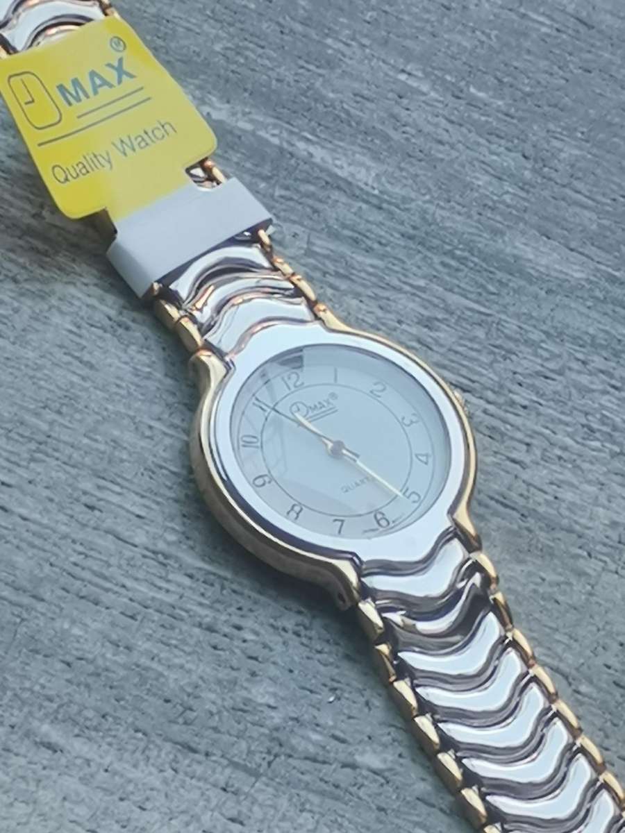 MENS VINTAGE OMAX WATCH IN EXCELLENT WORKING CONDITION - NEW OLD STOCK