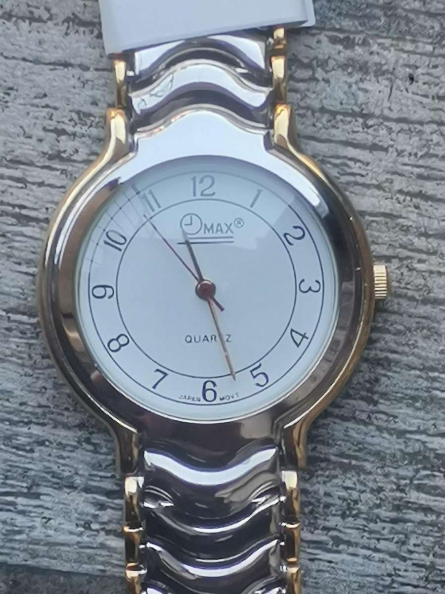 MENS VINTAGE OMAX WATCH IN EXCELLENT WORKING CONDITION - NEW OLD STOCK
