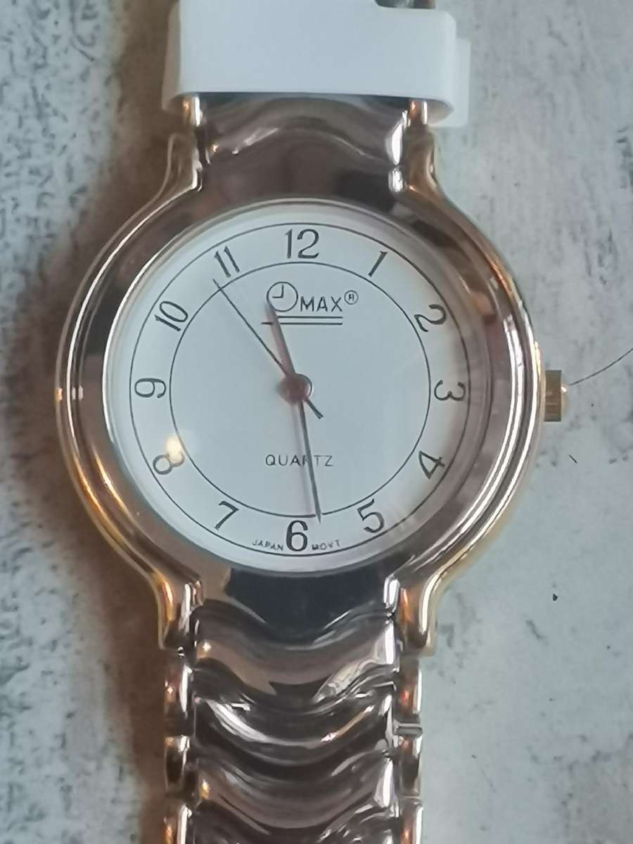 MENS VINTAGE OMAX WATCH IN EXCELLENT WORKING CONDITION - NEW OLD STOCK