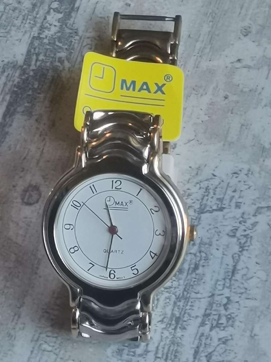 MENS VINTAGE OMAX WATCH IN EXCELLENT WORKING CONDITION - NEW OLD STOCK