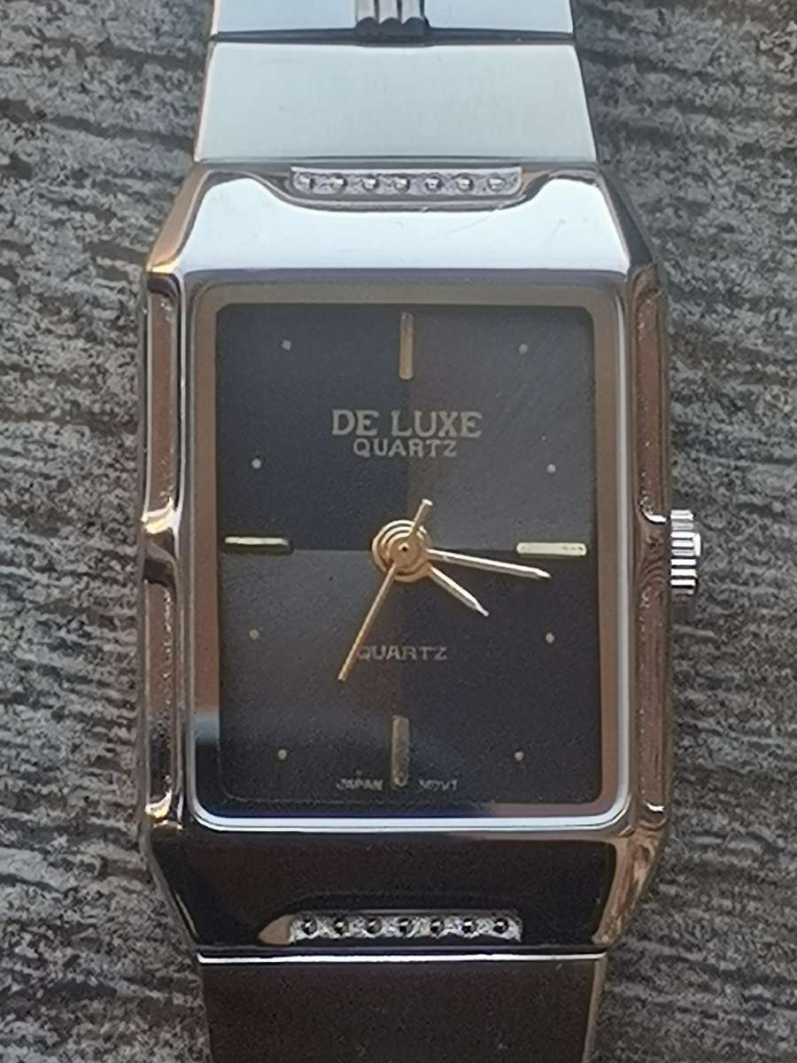 LADIES DE LUXE WATCH IN EXCELLENT WORKING CONDITION