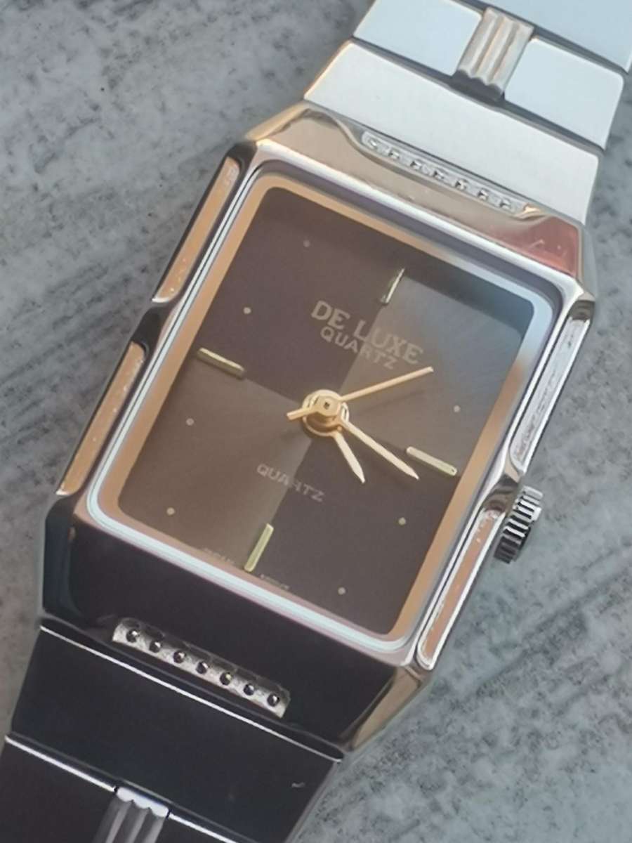 LADIES DE LUXE WATCH IN EXCELLENT WORKING CONDITION