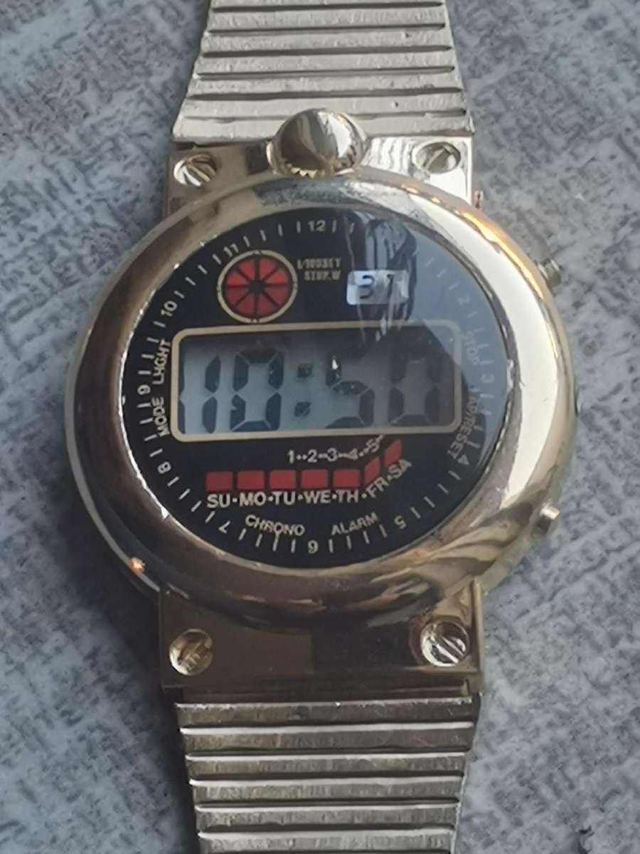 STUNNING UNISEX DIGITAL WATCH COLLECTION ALL IN PERFECT WORKING COND - BIDDING FOR ALL 6 WATCHES