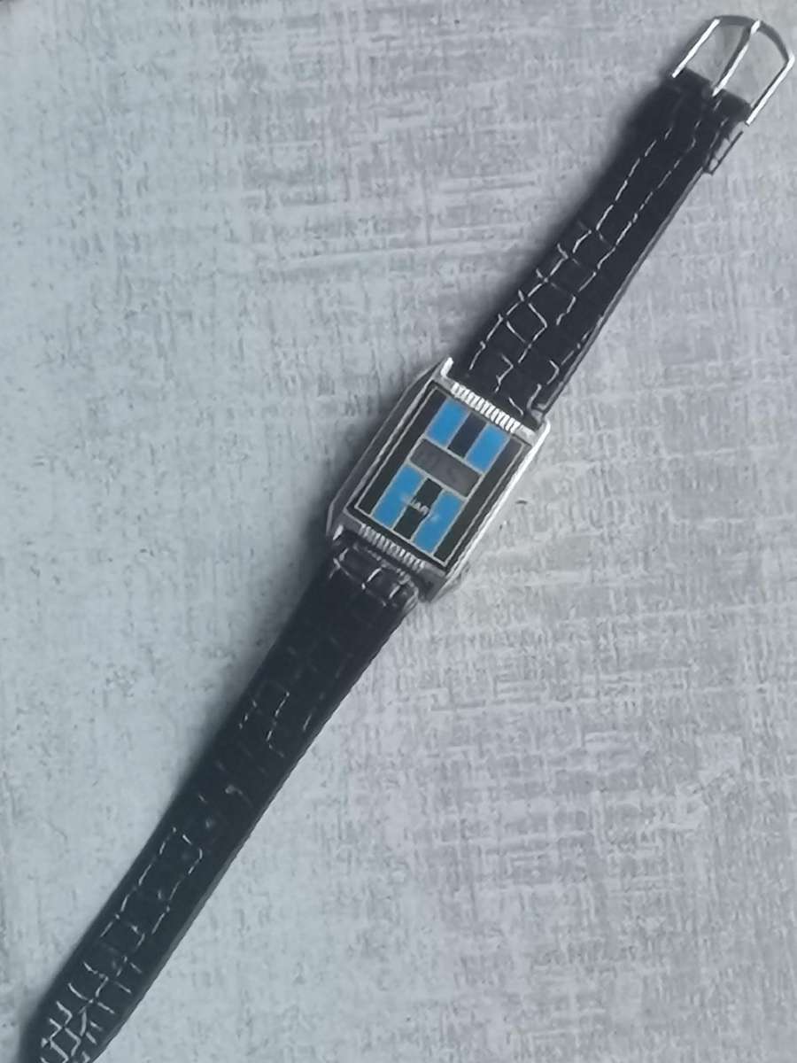 STUNNING UNISEX DIGITAL WATCH COLLECTION ALL IN PERFECT WORKING COND - BIDDING FOR ALL 6 WATCHES