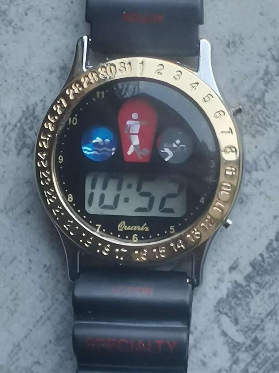 STUNNING UNISEX DIGITAL WATCH COLLECTION ALL IN PERFECT WORKING COND - BIDDING FOR ALL 6 WATCHES