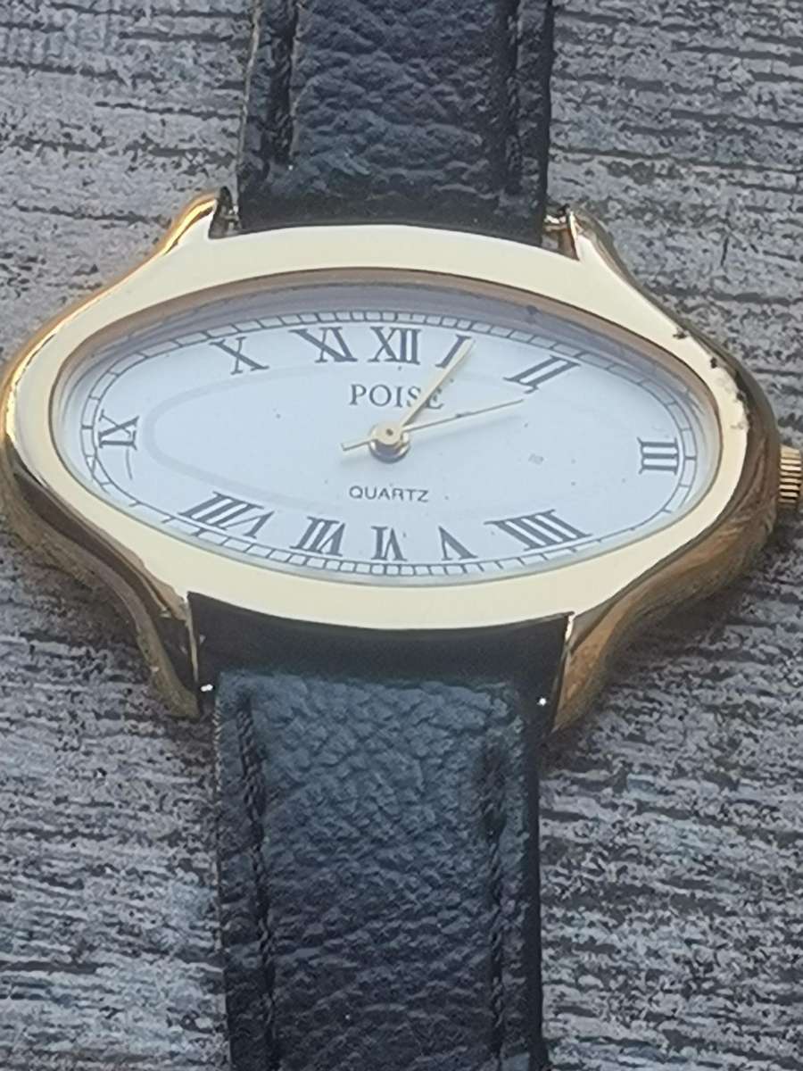 ELEGANT AND STYLISH LADIES POISE WATCH IN EXCELLENT WORKING CONDITION