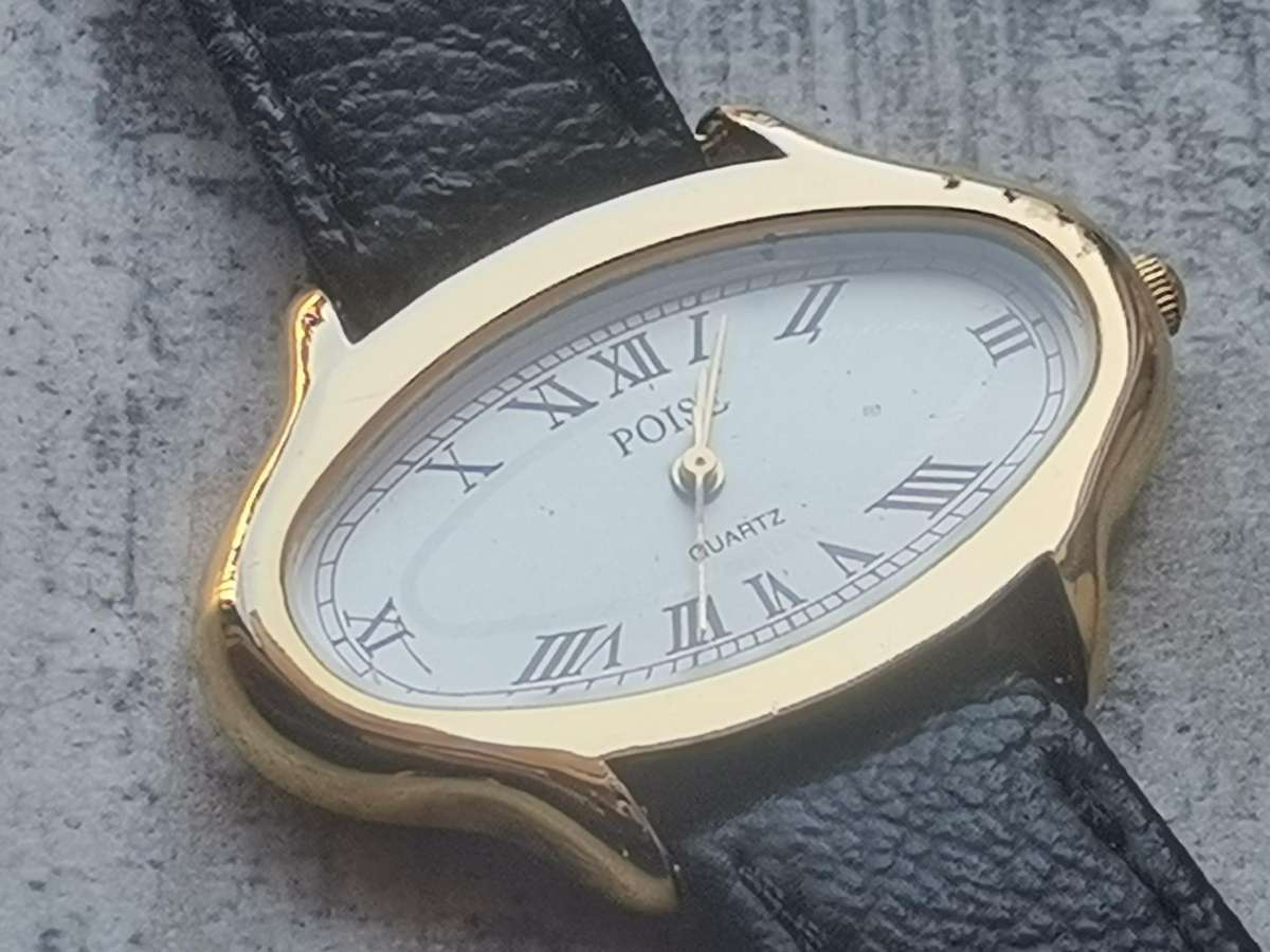 ELEGANT AND STYLISH LADIES POISE WATCH IN EXCELLENT WORKING CONDITION