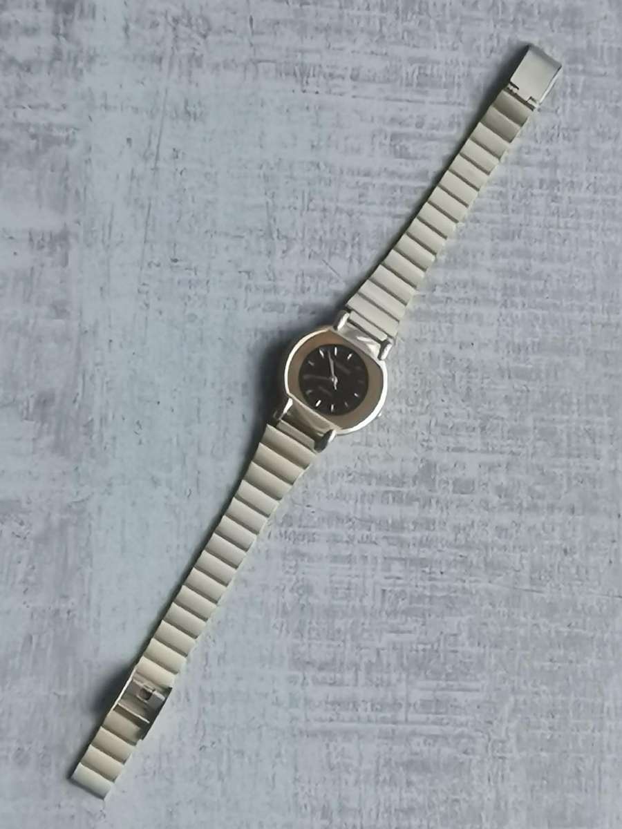 ELEGANT LADIES POISE GOLD WATCH IN EXCELLENT WORKING CONDITION