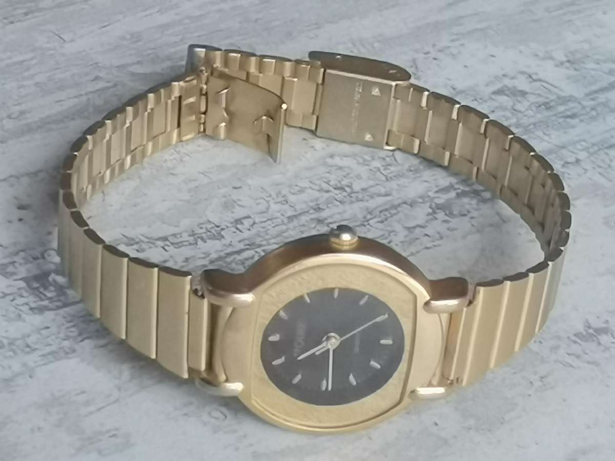 ELEGANT LADIES POISE GOLD WATCH IN EXCELLENT WORKING CONDITION