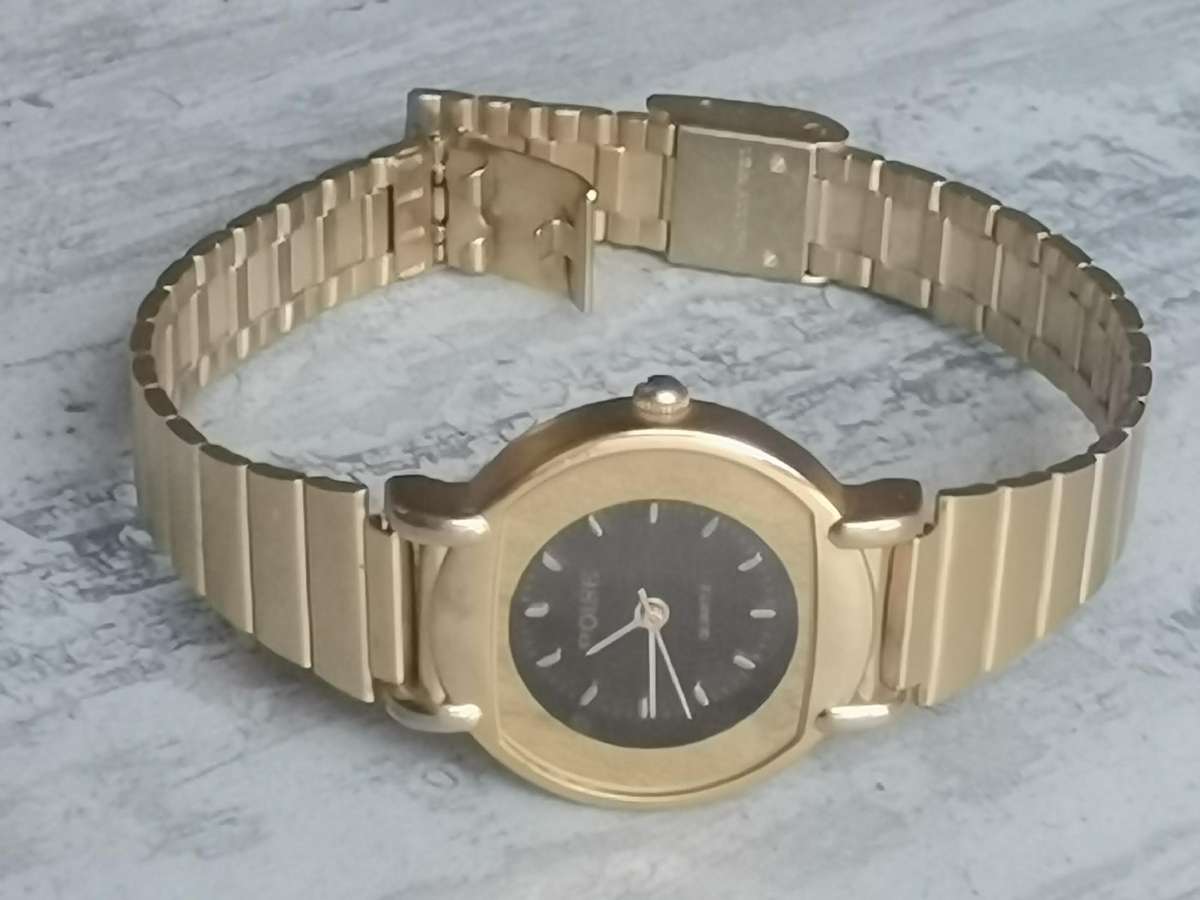 ELEGANT LADIES POISE GOLD WATCH IN EXCELLENT WORKING CONDITION