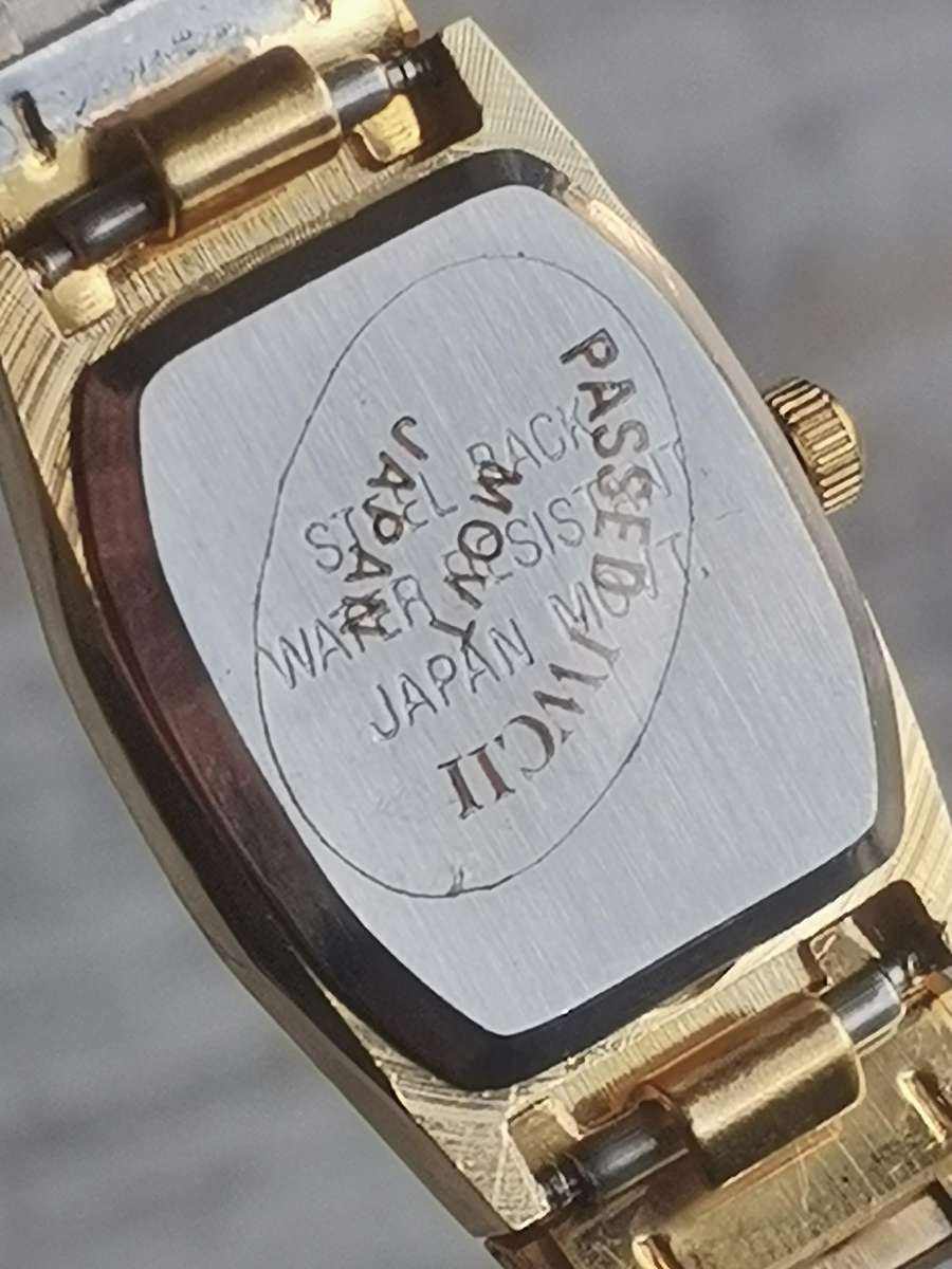 LADIES GOLD QUEST WATCH IN EXCELLENT WORKING CONDITION