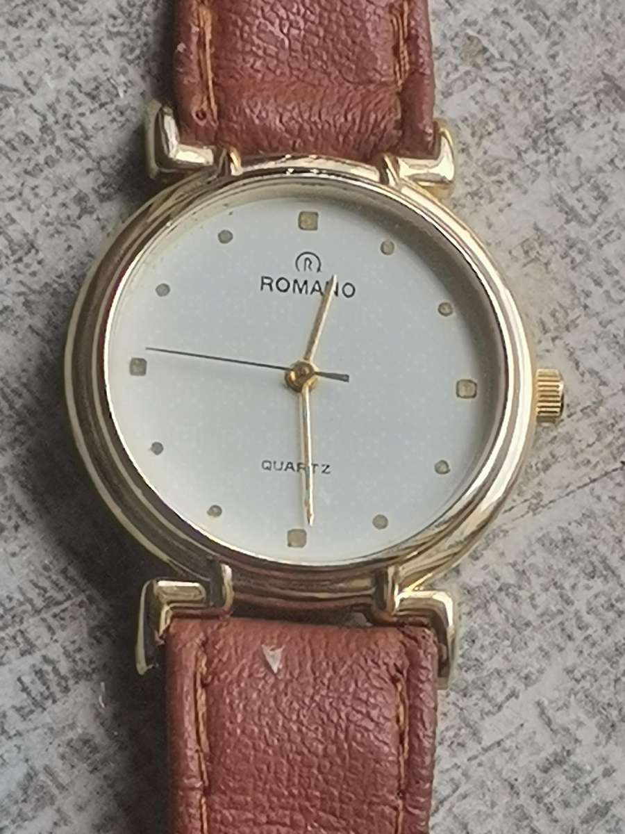 LADIES ROMANO GOLD PLATED WATCH IN EXCELLENT WORKING CONDITION