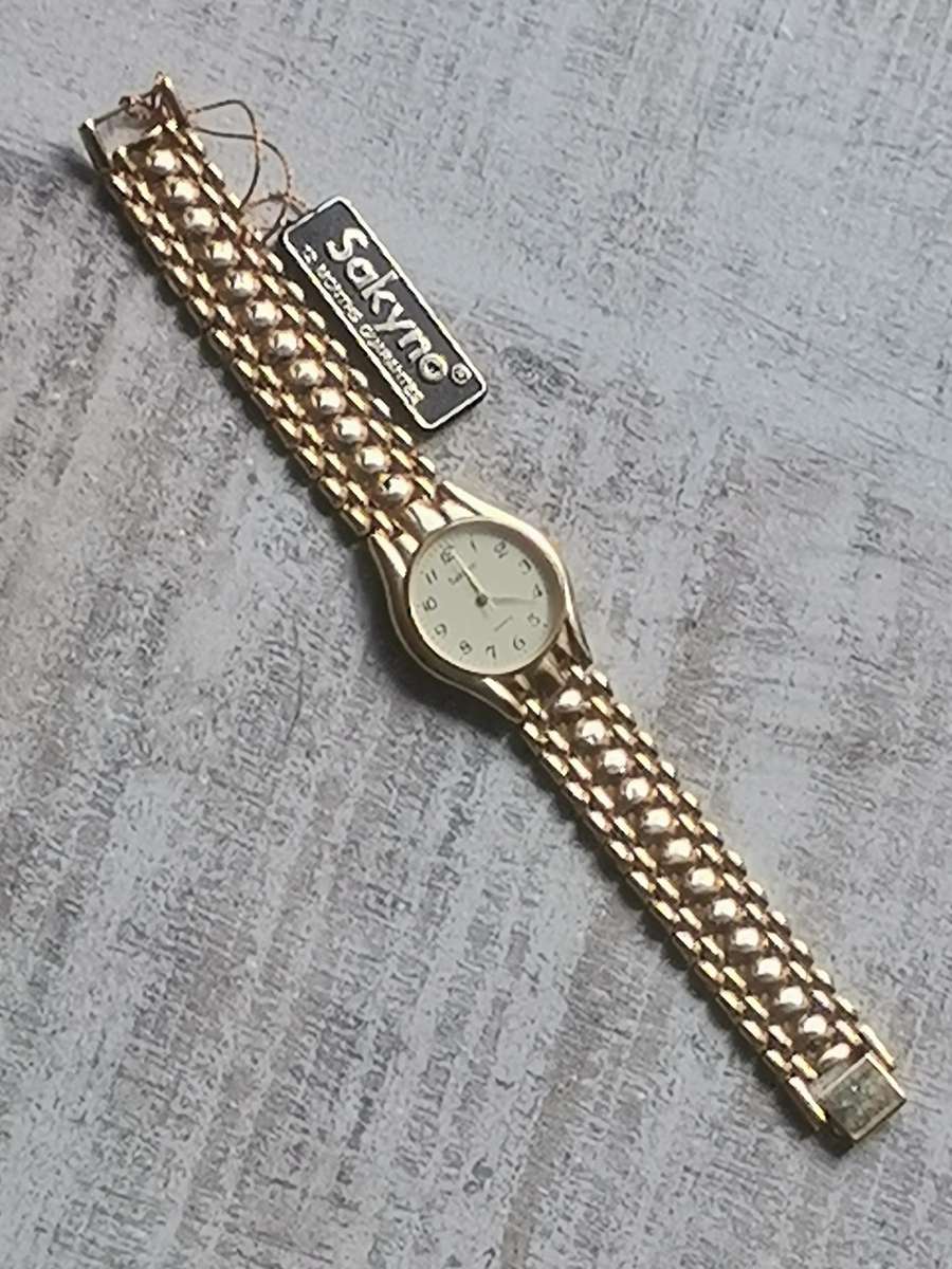 MENS VINTAGE GOLD PLATED SAKYNO WATCH IN EXCELLENT WORKING CONDITION