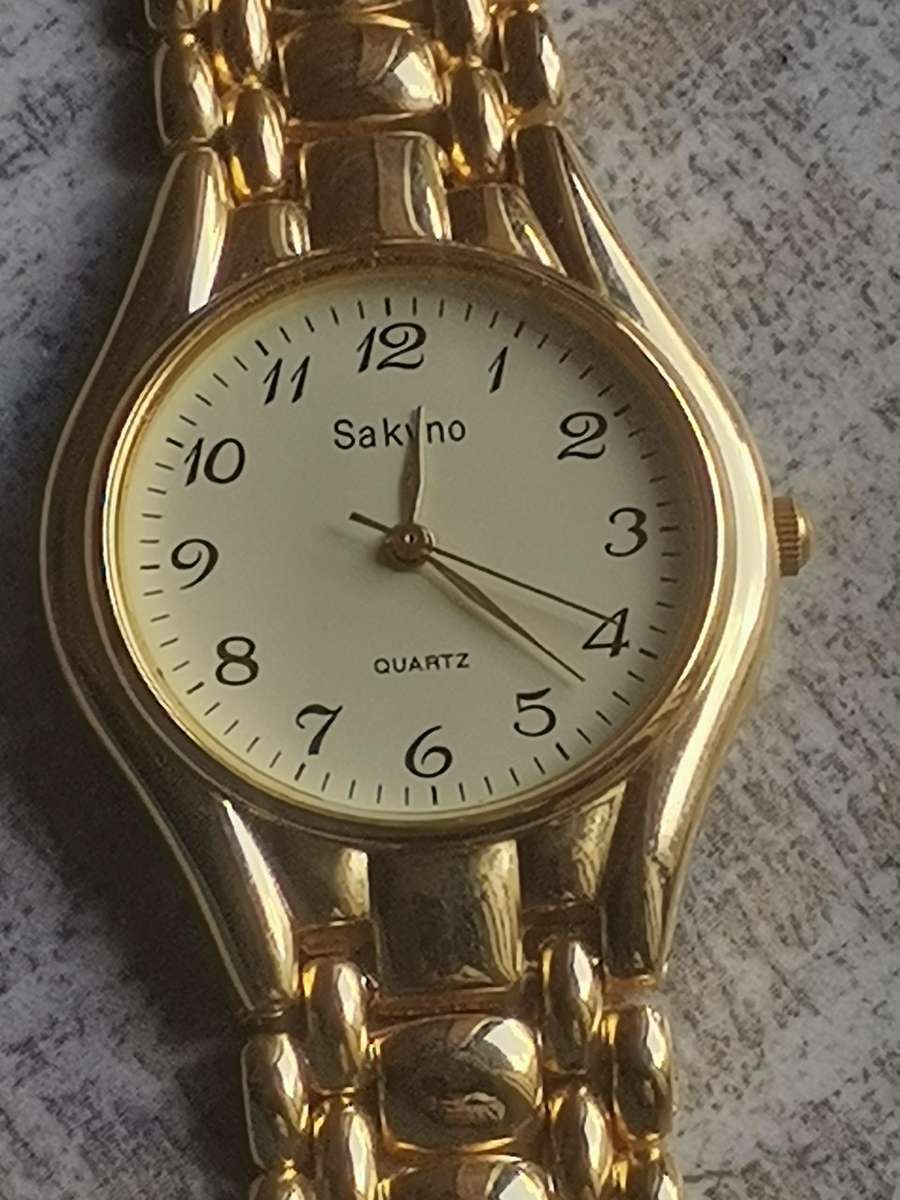 MENS VINTAGE GOLD PLATED SAKYNO WATCH IN EXCELLENT WORKING CONDITION