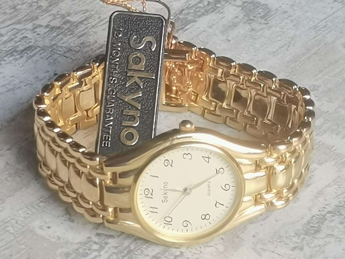MENS VINTAGE GOLD PLATED SAKYNO WATCH IN EXCELLENT WORKING CONDITION