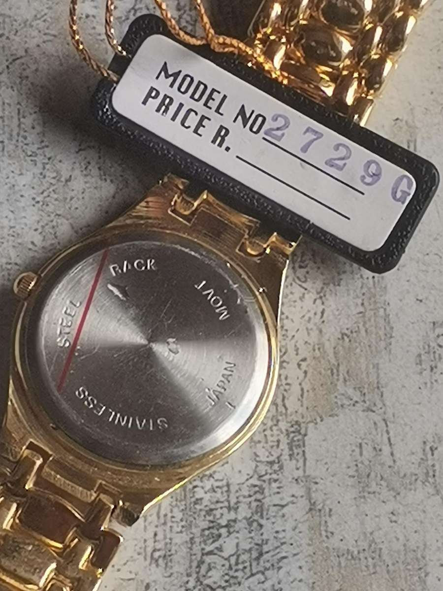 MENS VINTAGE GOLD PLATED SAKYNO WATCH IN EXCELLENT WORKING CONDITION