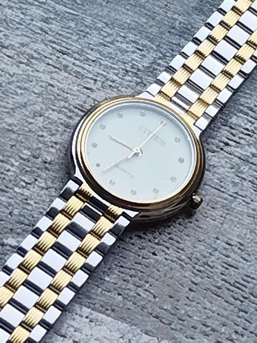 MENS 2 TONE CITIES STAINLESS STEEL WATCH IN EXCELLENT WORKING CONDITION