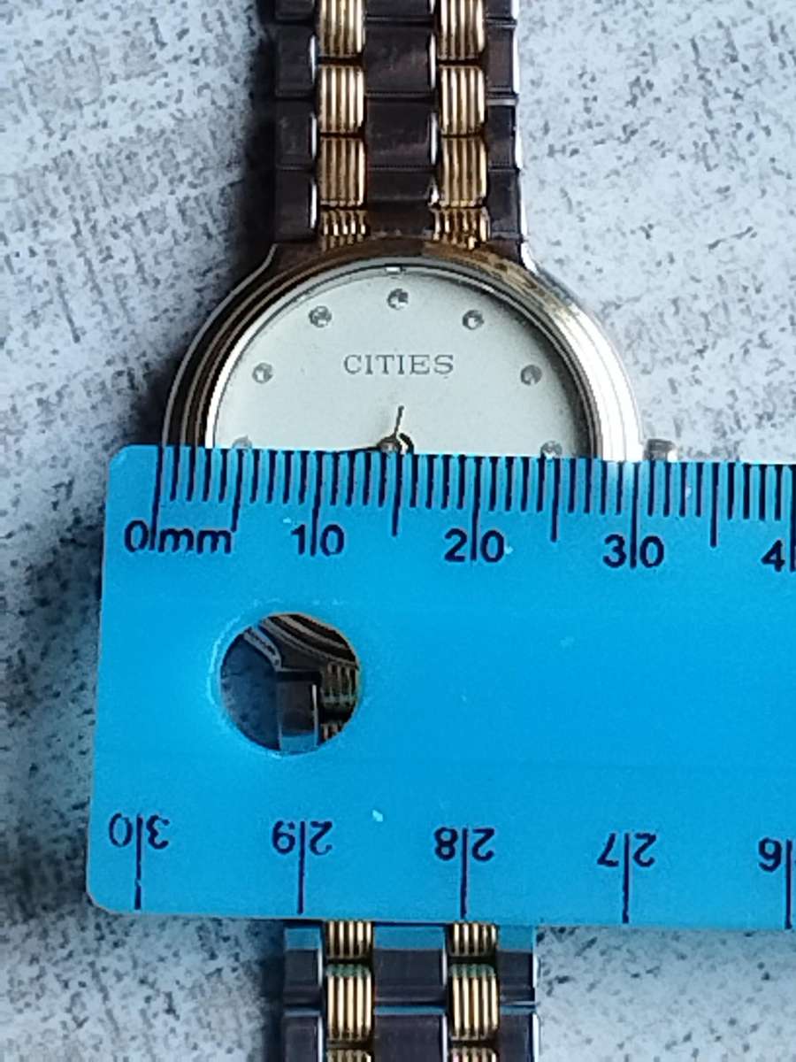 MENS 2 TONE CITIES STAINLESS STEEL WATCH IN EXCELLENT WORKING CONDITION