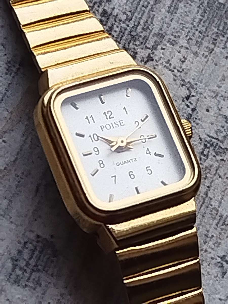 LADIES GOLD PLATED POISE WATCH IN EXCELLENT WORKING CONDITION