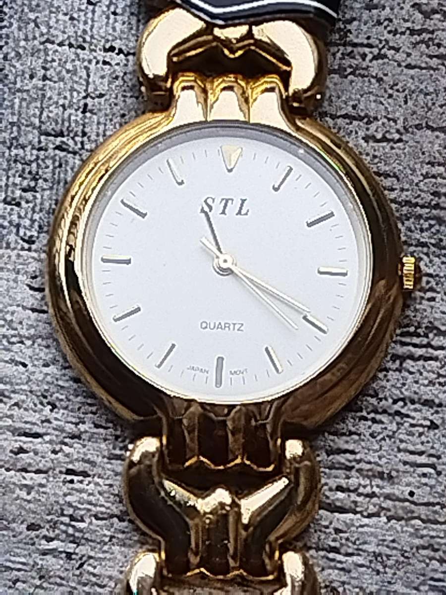 MENS GOLD STL WATCH IN EXCELLENT CONDITION - NEW OLD STOCK