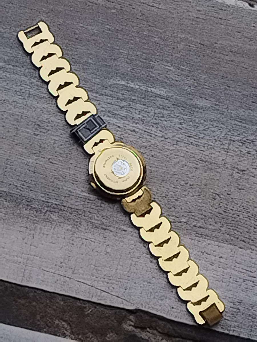 MENS GOLD STL WATCH IN EXCELLENT CONDITION - NEW OLD STOCK