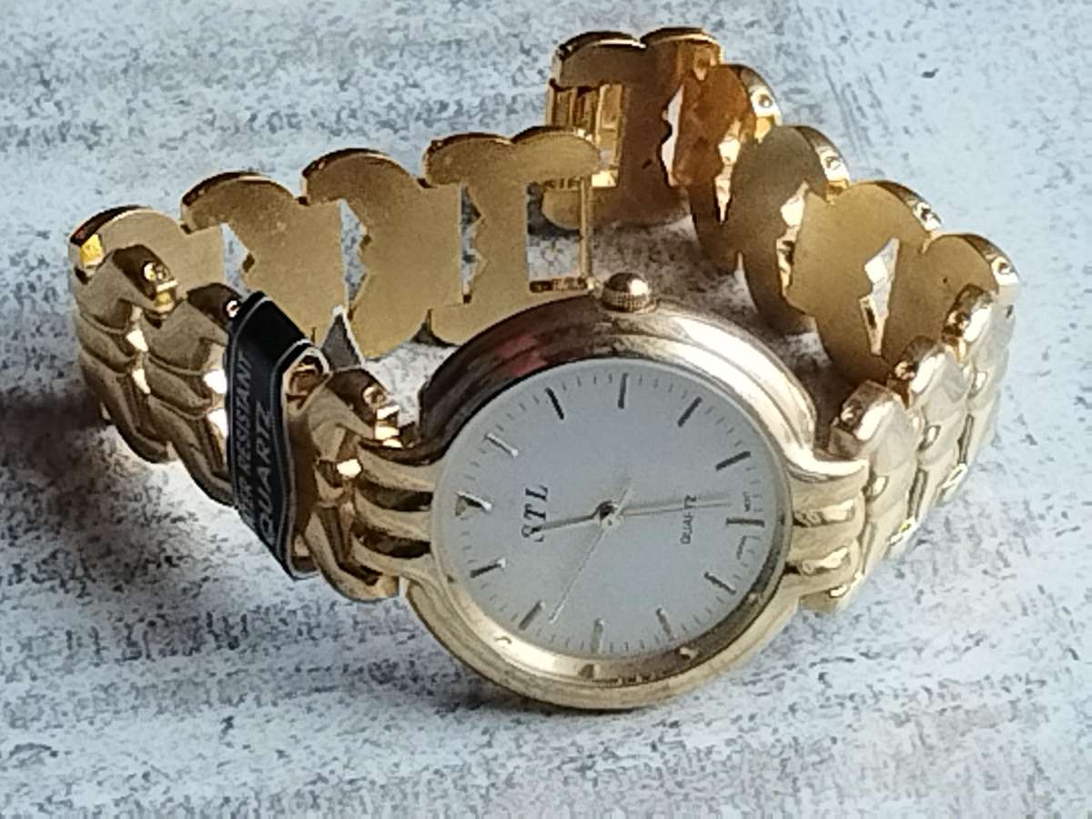 MENS GOLD STL WATCH IN EXCELLENT CONDITION - NEW OLD STOCK