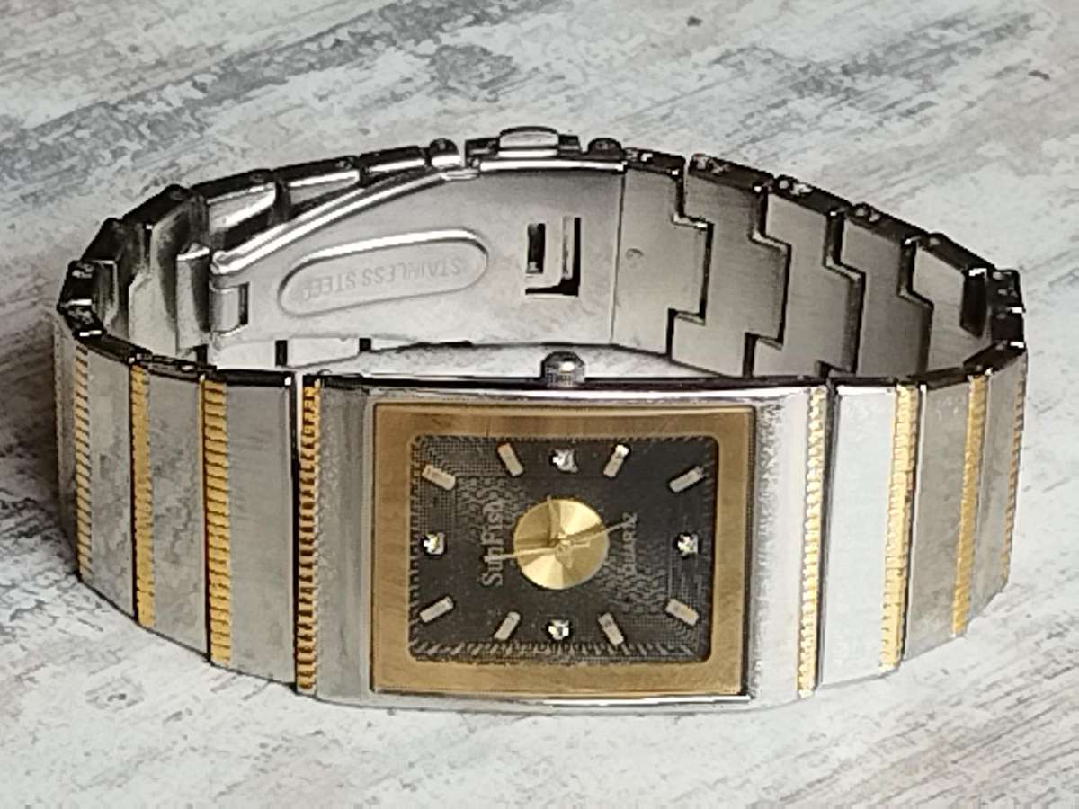 MENS SUNFISH 2 TONE WATCH IN EXCELLENT WORKING CONDITION