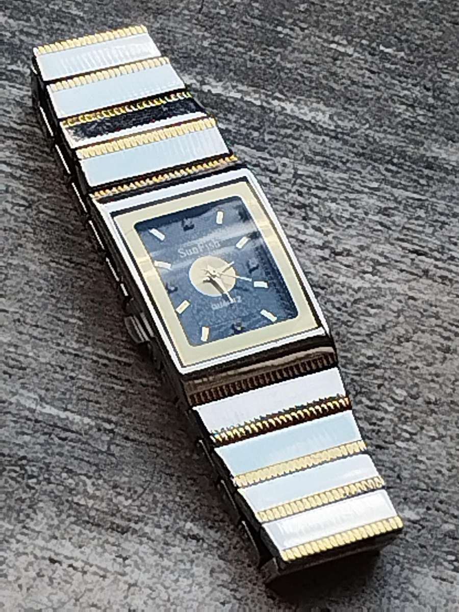 MENS SUNFISH 2 TONE WATCH IN EXCELLENT WORKING CONDITION