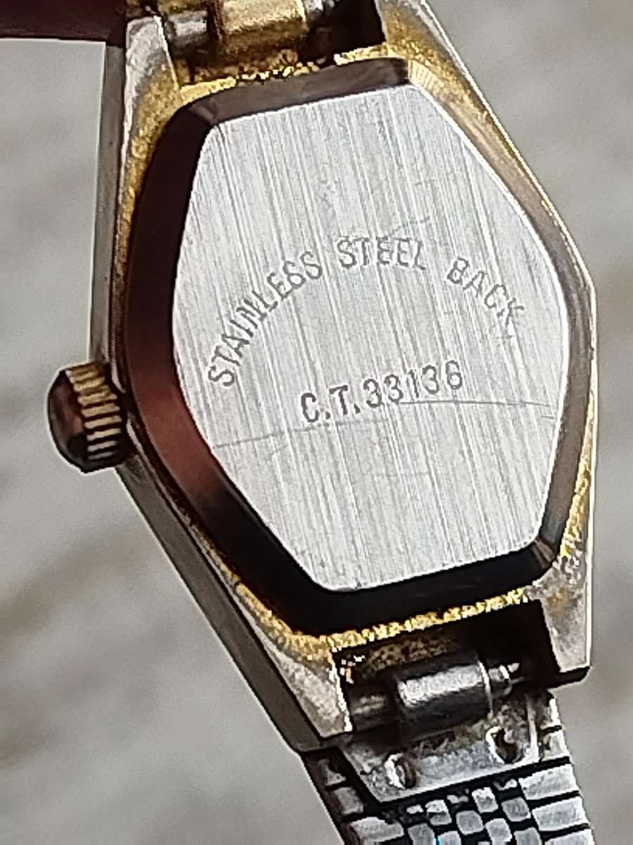 LADIES VINTAGE SEIKO 17 JEWELS WATCH IN GOOD WORKING CONDITION