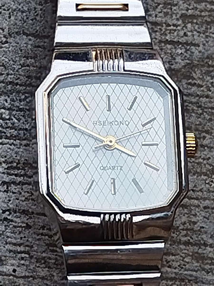 LADIES RSEIKONO STAINLESS STEEL WATCH IN EXCELLENT WORKING CONDITION