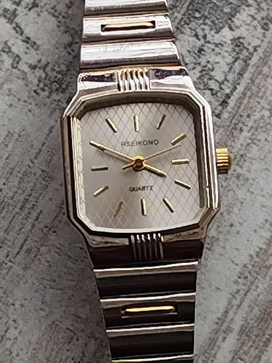 LADIES RSEIKONO STAINLESS STEEL WATCH IN EXCELLENT WORKING CONDITION