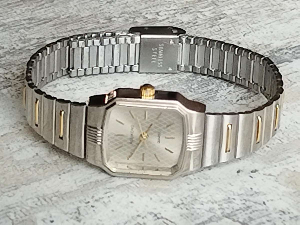 LADIES RSEIKONO STAINLESS STEEL WATCH IN EXCELLENT WORKING CONDITION