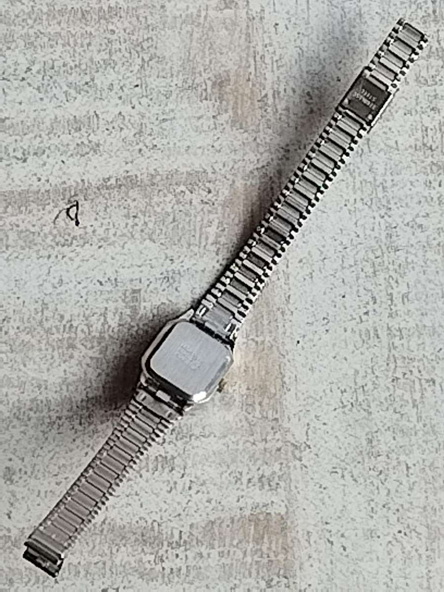 LADIES RSEIKONO STAINLESS STEEL WATCH IN EXCELLENT WORKING CONDITION