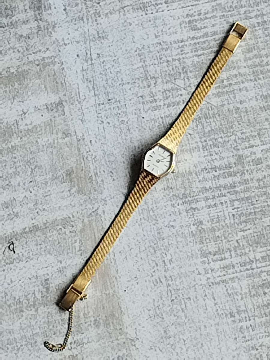 LADIES RALMOR GOLD WATCH IN EXCELLENT WORKING CONDITION