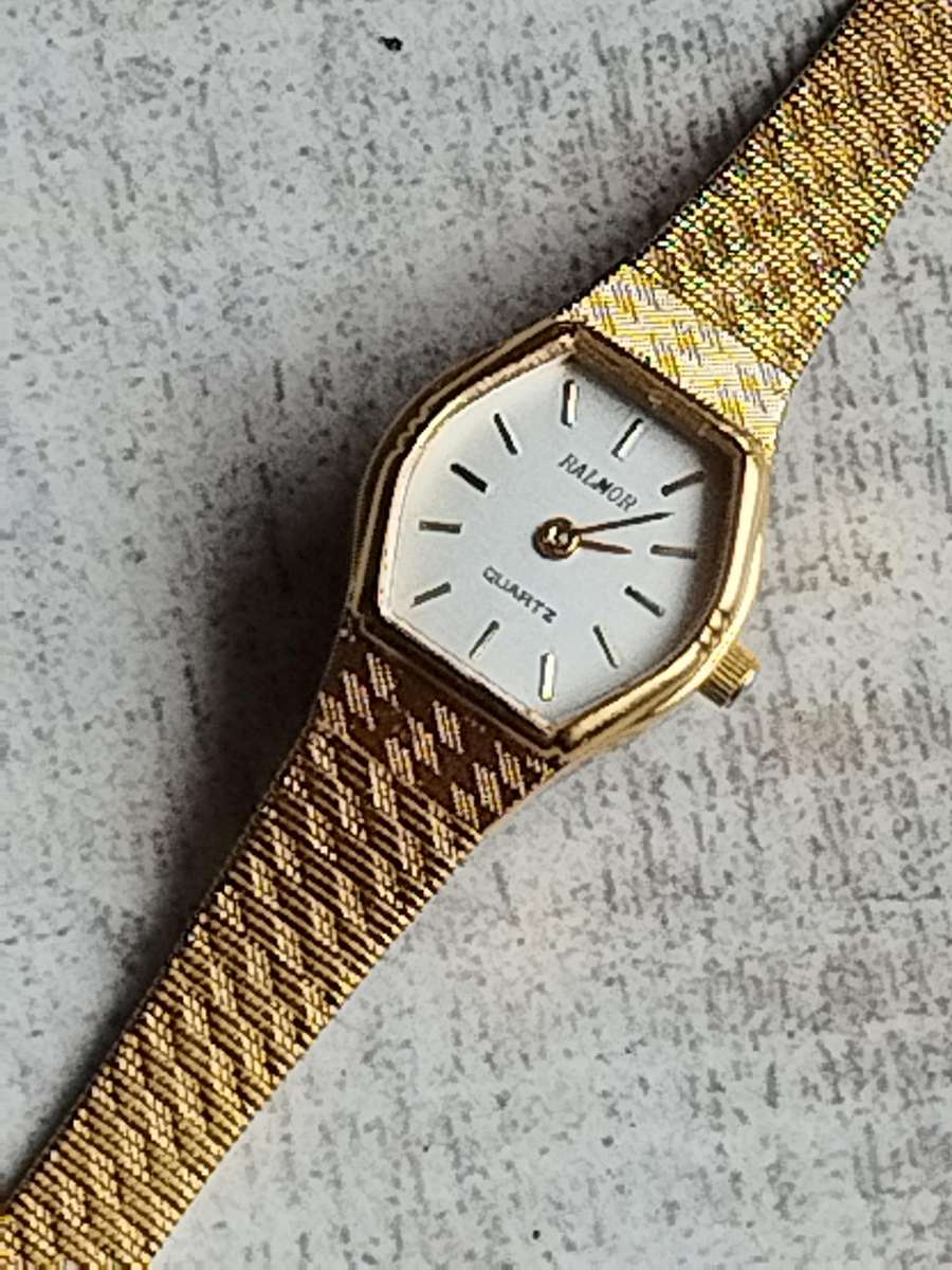 LADIES RALMOR GOLD WATCH IN EXCELLENT WORKING CONDITION