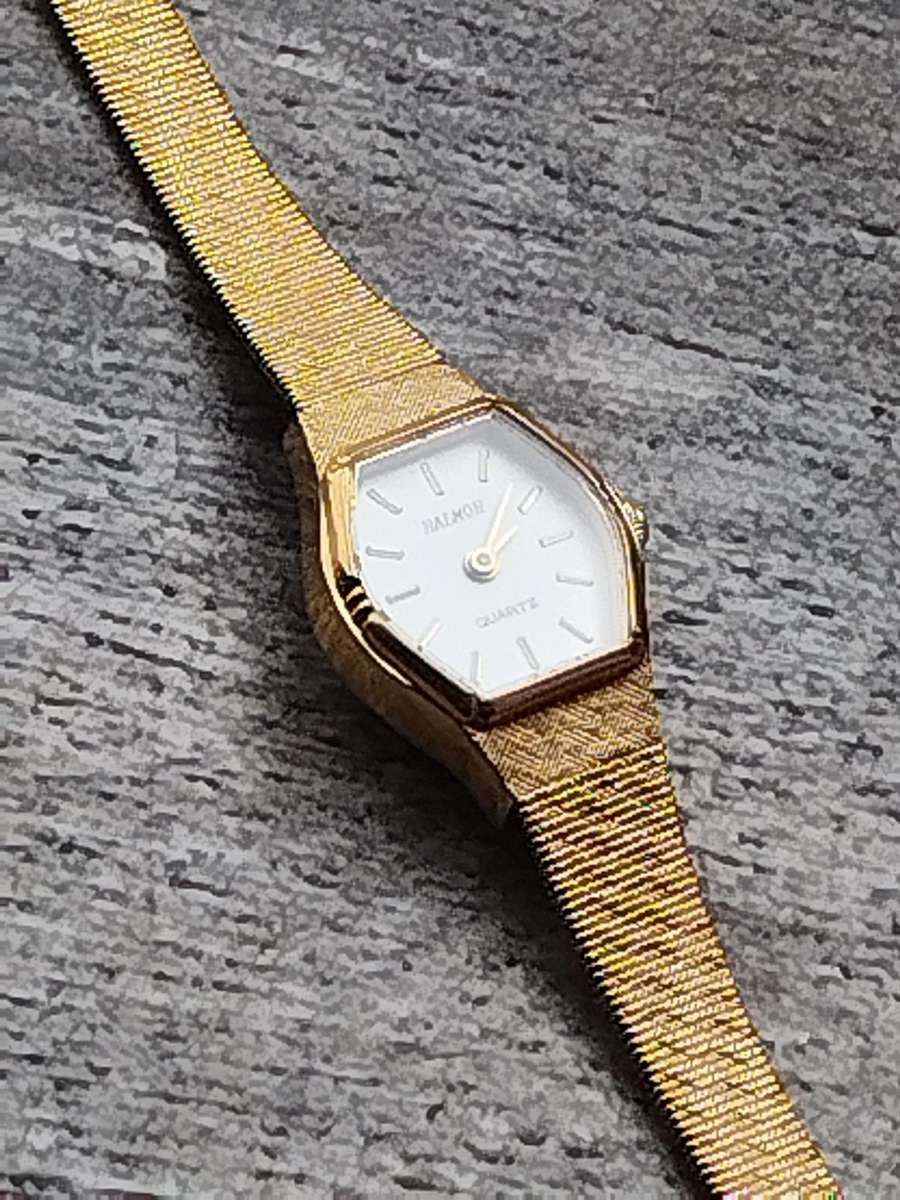 LADIES RALMOR GOLD WATCH IN EXCELLENT WORKING CONDITION
