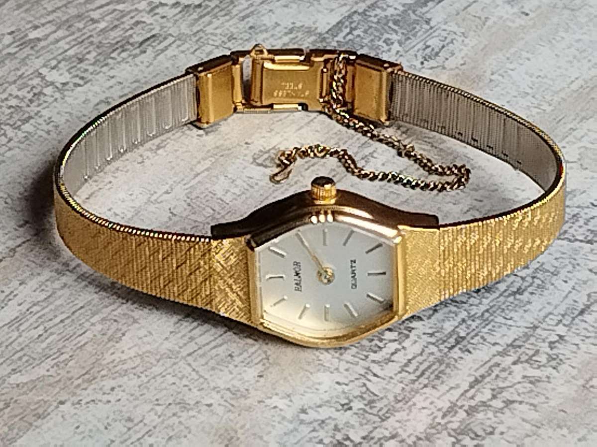 LADIES RALMOR GOLD WATCH IN EXCELLENT WORKING CONDITION